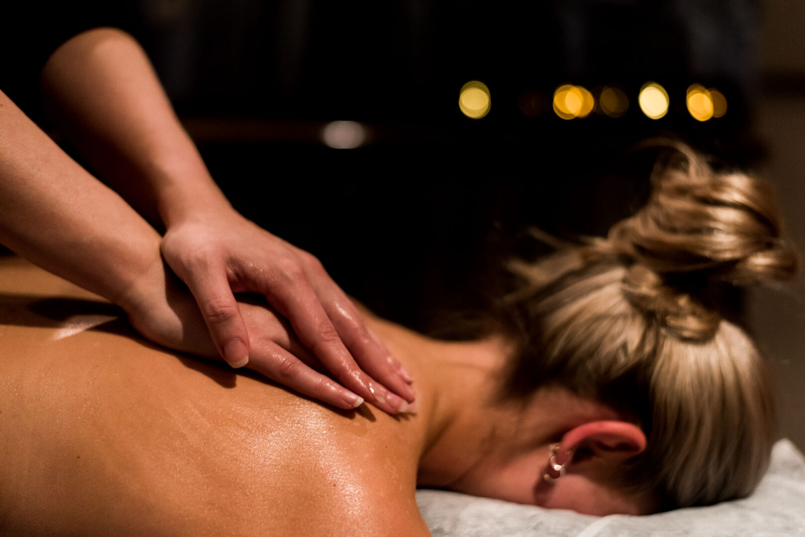 ryggmassage på art garden spa